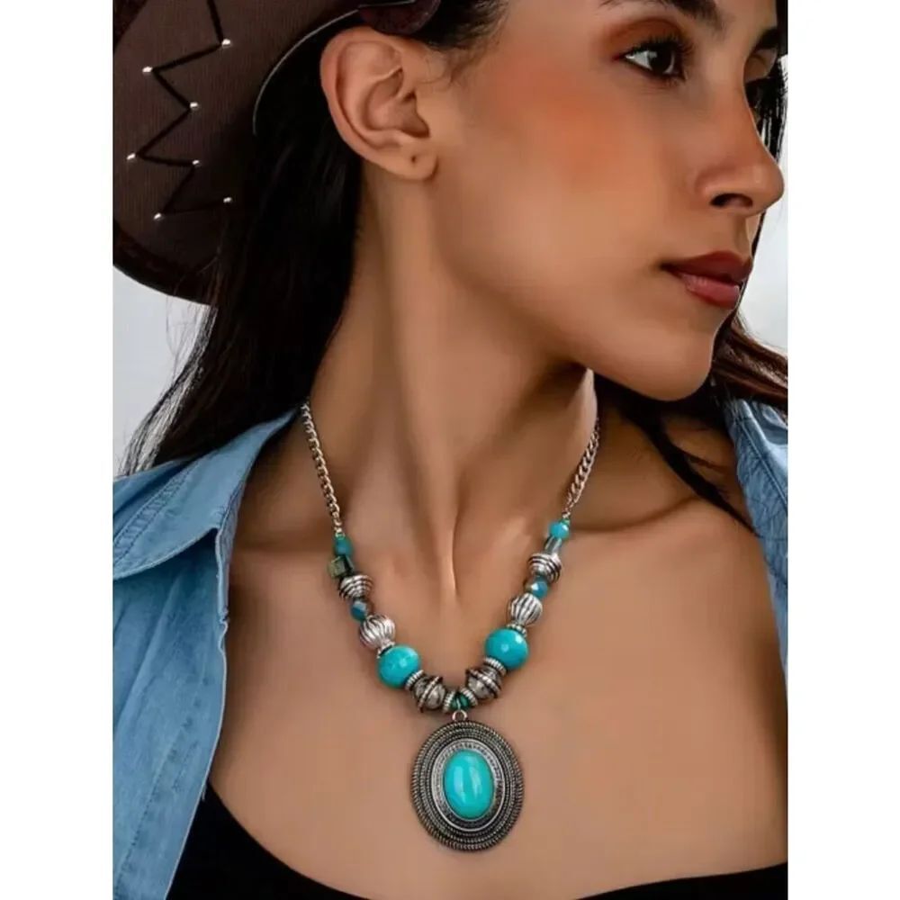 NWT Vintage Boho Southwestern Faux Turquoise Necklace Silver-Tone Beaded